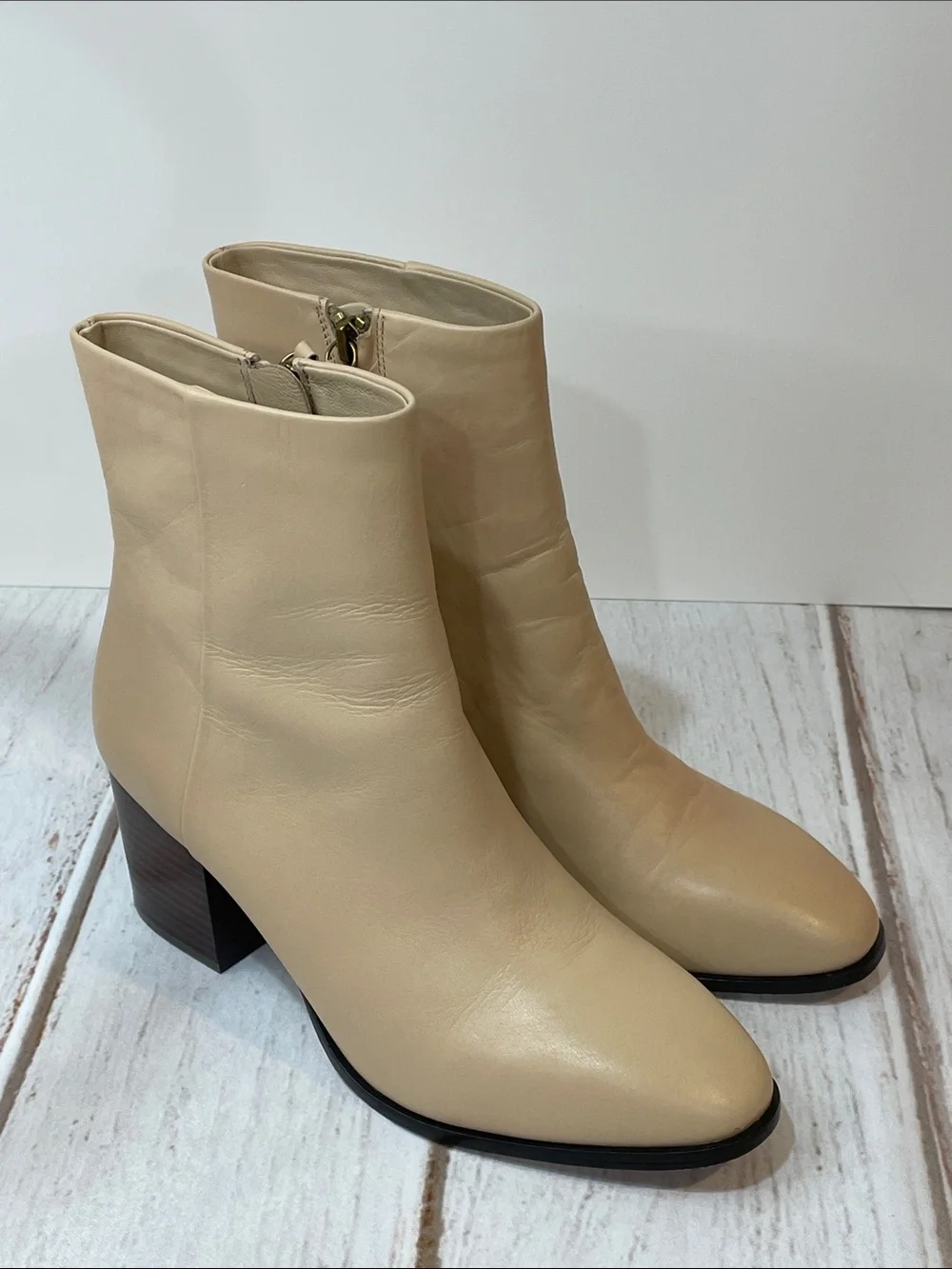 J Crew Women’s 9.5 Tan Leather Ankle Boots Classic Zip Closure BA566
